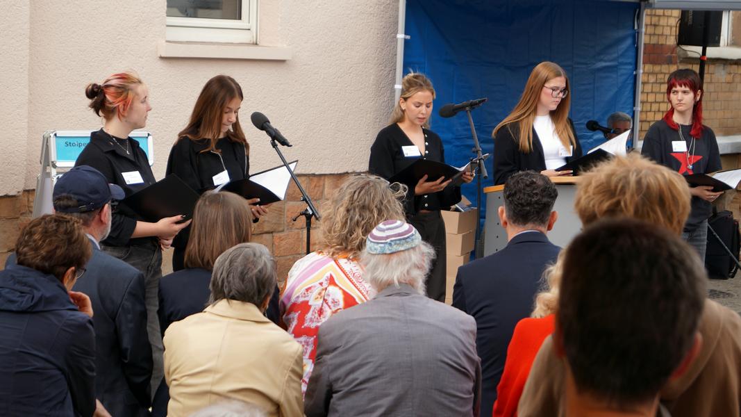 K800_Stolperstein-Home_008_SchülerInnen – 018 – 2026-06-11